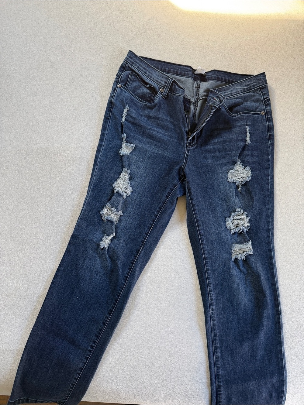 VENUS Distressed Boyfriend Jeans in Dark Blue